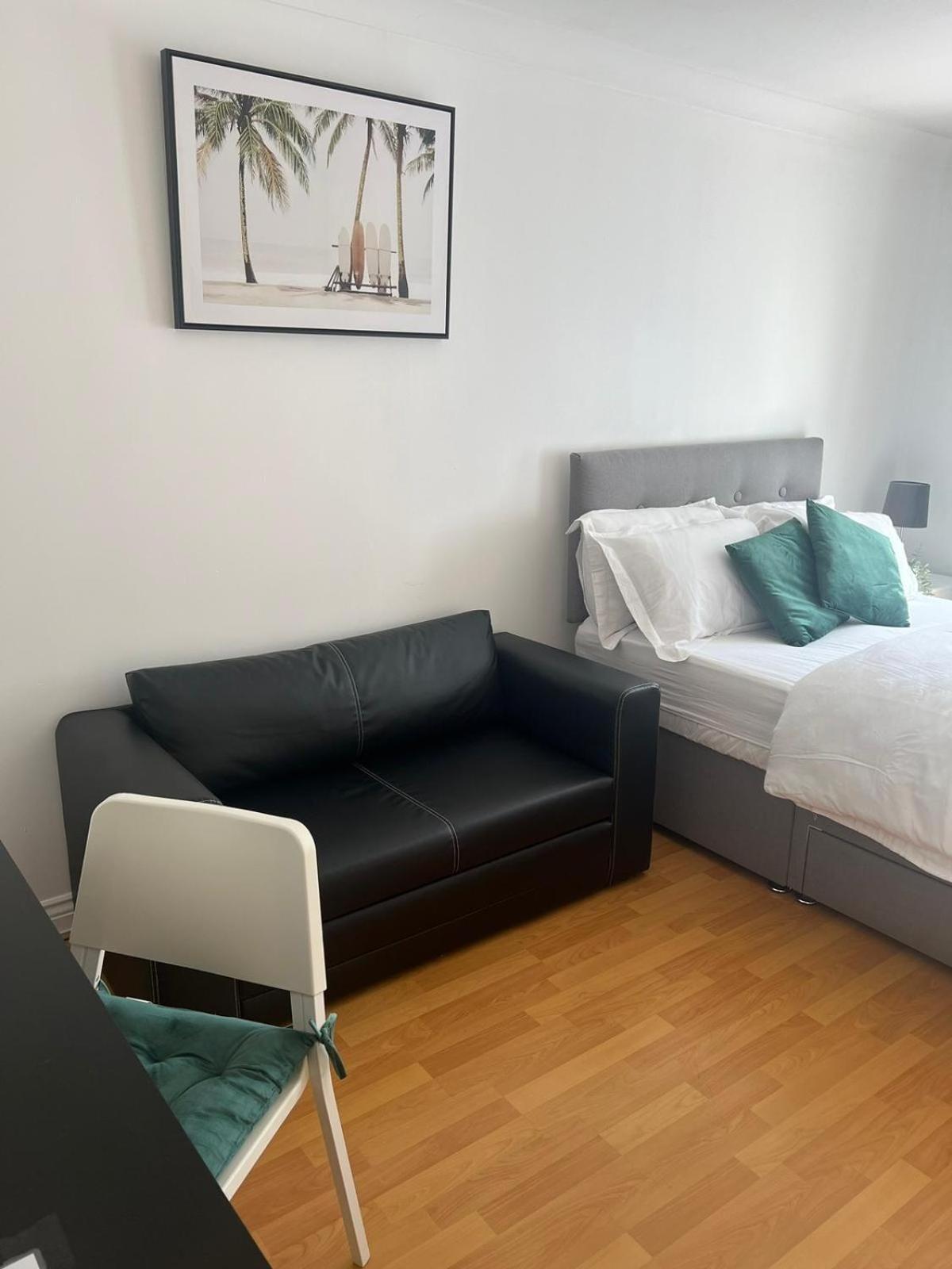 Luxury Rooms And An En-Suite Room With Free Wi-Fi Clarendon Way Colchester Extérieur photo