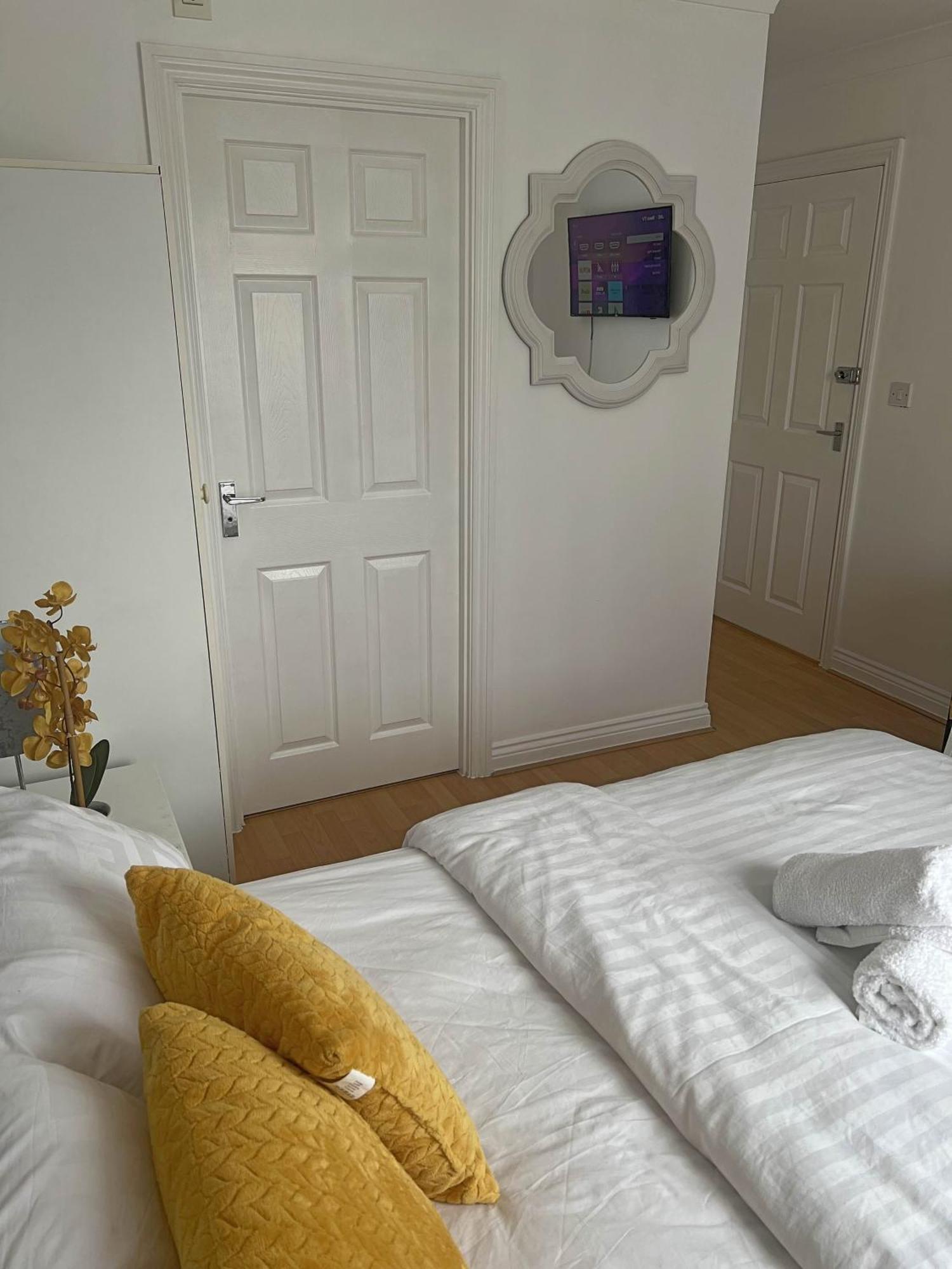Luxury Rooms And An En-Suite Room With Free Wi-Fi Clarendon Way Colchester Extérieur photo